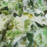 Serž bílý se zelenými květy