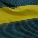 Šantung tmavě tyrkysový se žlutými kostkami