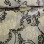 Žakár v barvě slonové kosti s černými květy