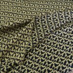 Žakár modro-okrový se vzorem srdce