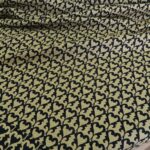 Žakár modro-okrový se vzorem srdce