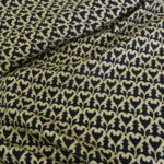 Žakár modro-okrový se vzorem srdce