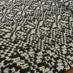 Pletenina šedo-bílá