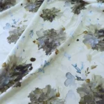 Ponžé bílé s květinovým vodovým vzorem