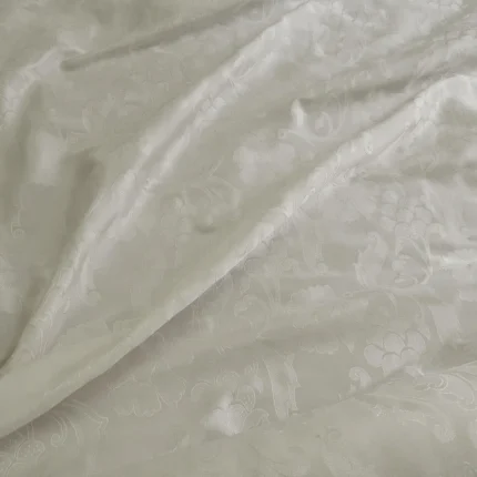 Šantung bílý s žakárovým vzorem á la damašek