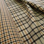 Gabardén s burbery kostkou béžovo-smetanovo-černou double