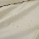 Gabardén bílý s výšivkou á la madeira
