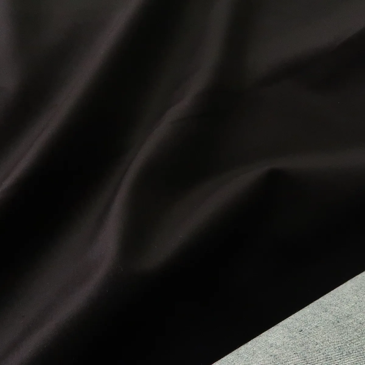 32147_denim Denim modrý s černým sametovým povrchem