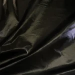 Plášťovka černá s vysokým odrazným leskem