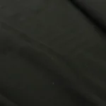 Kostýmovka černá s lesklými saténovými černými pruhy